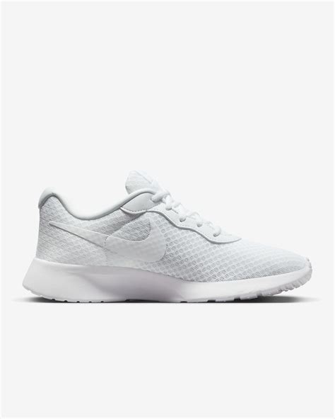 nike tanjun easyon women's shoes.